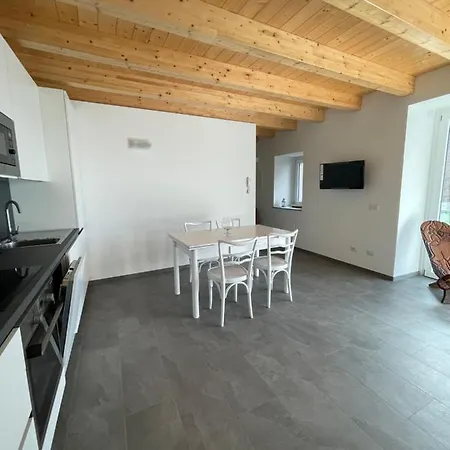 Delfina Giardino 013239-cni-00130 * Vercana