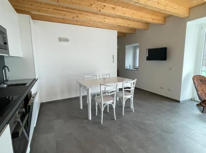 Delfina Giardino 013239-cni-00130 * Vercana